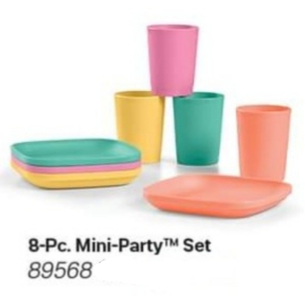 Tupperware 8pc kids mini set